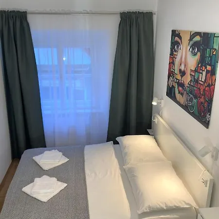 Carillon By Bestchoice - Old - Self Check-in With Parking Option * Graz