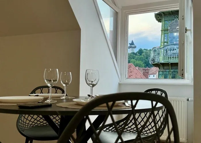 Carillon By Bestchoice - Old - Self Check-in With Parking Option Appartement Graz