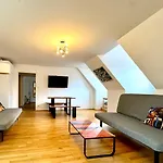 Carillon By Bestchoice - Old - Self Check-in With Parking Option Graz