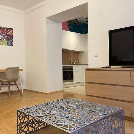 アパート Carillon By Bestchoice - Old - Self Check-in With Parking Option グラーツ