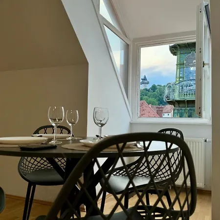 Carillon By Bestchoice - Old - Self Check-in With Parking Option Lägenhet Graz