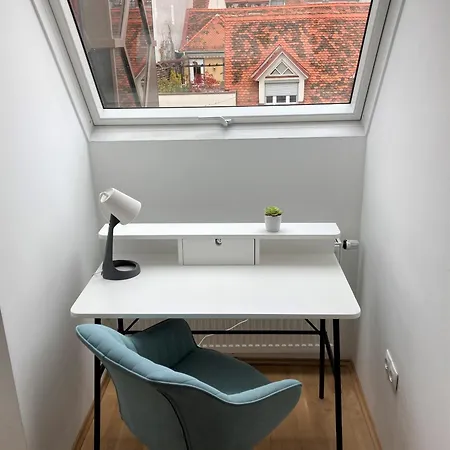 Carillon By Bestchoice - Old - Self Check-in With Parking Option Graz