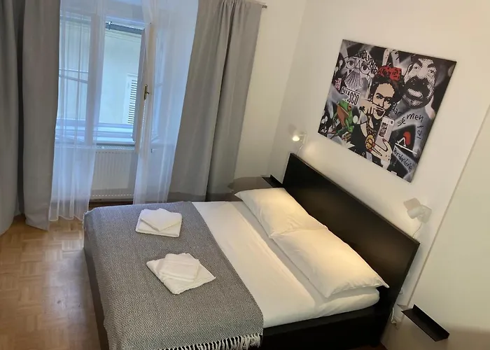 Carillon By Bestchoice - Old - Self Check-in With Parking Option Apartamento Graz