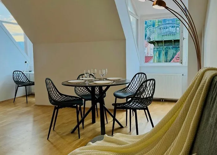 Apartmán Carillon By Bestchoice - Old - Self Check-in With Parking Option Štýrský Hradec